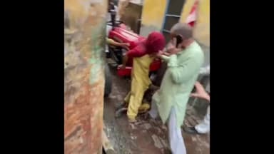 बड़ौत: बामनौली में वृद्ध महिला पर ट्रैक्टर चढ़ाने और मकान का गेट तोड़ने के आरोप में बाप-बेटे के खिलाफ मुकदमा दर्ज