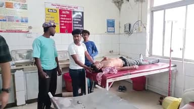 बदायूं: मोहल्ला कबूलपुरा में डीजे बजाते समय छत से गिरकर एक युवक गंभीर रूप से हुआ घायल, जिला अस्पताल में कराया गया भर्ती