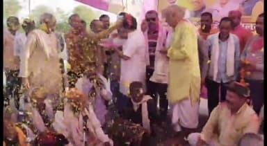 देवेंद्रनगर: गौरी शंकर मंदिर गढ़ी पड़रिया में होली मिलन कार्यक्रम में गुनौर विधायक डॉ. राजेश वर्मा शामिल हुए