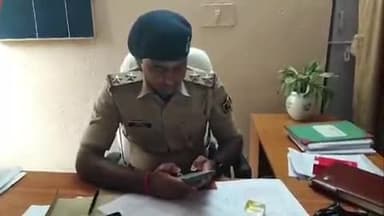 नूरसराय: नूरसराय थाना गेट के पास से 145 सीटर देसी शराब के साथ एक व्यक्ति गिरफ्तार, टेंपो जब्त