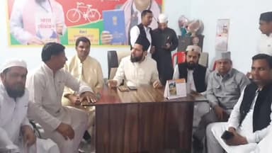 रामपुर: तोपखाना स्थित कार्यालय पर सांसद मौलाना मोहिबबुल्लाह नदवी ने होली और जुम्मा सकुशल सम्पन्न होने पर प्रशासन को मुबारकबाद दी