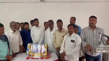 सागर नगर: नगर में अहिरवार महापंचायत ने केक काटकर मनाई काशीराम की जन्म जयंती