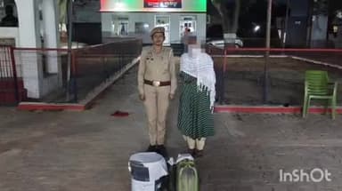 नानपारा: मोतीपुर थाना पुलिस ने 77 लीटर अवैध कच्ची शराब के साथ एक महिला अभियुक्त को किया गिरफ्तार