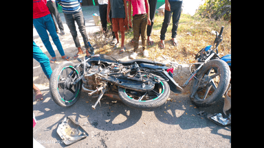 भदोही: सुरियावां और ज्ञानपुर थाना क्षेत्र में हुए अलग-अलग सड़क हादसों में दो लोगों की हुई मौत व 3 लोग हुए घायल