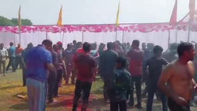 फैज़ाबाद: जनपद में होली सकुशल संपन्न कराने के बाद आज पुलिस के जवानों ने भी जमकर होली खेली