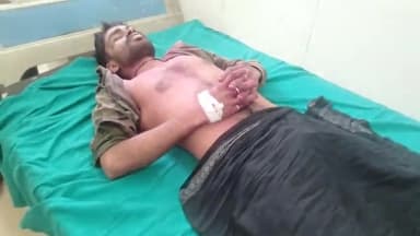 फैज़ाबाद: अज्ञात वाहन की टक्कर में युवक घायल, जिला अस्पताल में चल रहा है इलाज