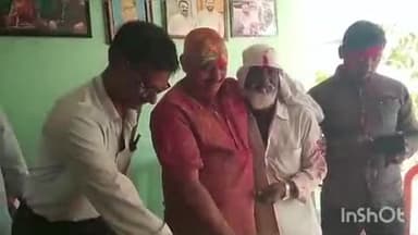 बखरी: बखरी विधायक सूर्यकांत पासवान के आवास पर हुआ होली मिलन समारोह, महागठबंधन के कार्यकर्ता शामिल हुए