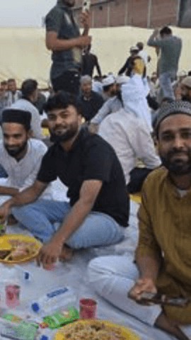 मोहनलालगंज: गोसाईगंज में सैकड़ों लोगों ने किया रोजा अफ्तार, अमन-चैन की मांगी दुआ, रमजान में भाईचारे की मिसाल देखने को मिली