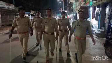 नानपारा: नानपारा राजा बाजार चौकी प्रभारी ने आगामी त्यौहार रमजान के दृष्टिगत संवेदनशील क्षेत्रों का किया निरीक्षण