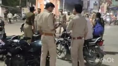 बलरामपुर: रमजान त्यौहार को लेकर कोतवाली नगर की पुलिस ने भारी पुलिस बल के साथ संवेदनशील स्थानों का किया भ्रमण
