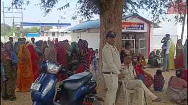 टीकमगढ़: जिला जेल में होली भाईदूज पर बंदियों से मिलने पहुंची बहनें, कहा- ऐसा काम ना करें कि जेल में मनाना पड़े भाई दूज