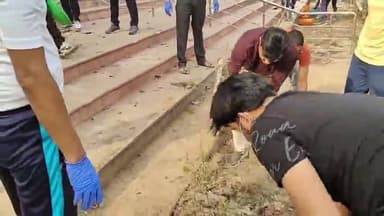 दमोह: कलेक्टर के नेतृत्व में बेलाताल तालाब में चलाया गया स्वच्छता अभियान, न्यायाधीशों ने सामाजिक संस्थाओं के साथ किया श्रमदान