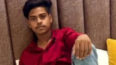 धनौरा: गजरौला पैराडाइज होटल के पास तेज रफ्तार डीसीएम ने पैदल जा रहे युवक को रौंदा, युवक की मौत से परिवार में मचा कोहराम