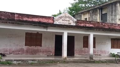 उदवंत नगर: डीएम के आदेश पर बकरी पंचायत के रोजगार सेवक की लापरवाही के कारण समाप्त की गई सेवा