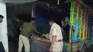 बांसवाड़ा: कंटाव गांव में ग्रामीणों ने नहर में बहते अज्ञात युवक के शव को देखा, पुलिस को सूचना देकर मोर्चरी में रखवाया