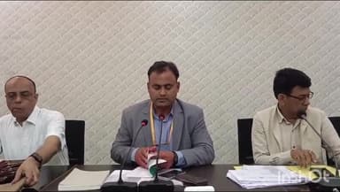 लखीसराय: जिला मुख्यालय स्थित मंत्रणा कक्ष के सभागार में डीएम की अध्यक्षता में समन्वय समिति की बैठक आयोजित