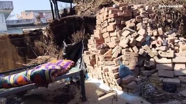 बेनीपुर में झोपड़ी में संदिग्ध परिस्थितियों में रात के समय लगी आग हुआ हजारो का नुक़सान।