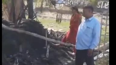 सिराथू: गौरा रोड मोहल्ले में बांस बल्ली की टाल में अराजक तत्वों ने लगाई आग, पीड़ित ने की शिकायत