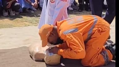 बस्ती: बसुआ पार में एन.डी.आर.एफ. के जवानों ने मॉक ड्रिल की, राहत और बचाव कार्य का प्रदर्शन किया