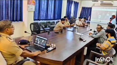 गुना नगर: एसपी ने पुलिस कंट्रोल रूम में की आपराधिक मामलों की जनसुनवाई, फरियादी पहुंचे