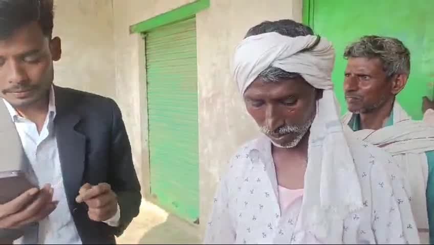गावं कुरगवा मे पड़ोसी ने कराया जानलेवा हमला 
#viral #agra #ajjtak @livenews #kushwahasamaj