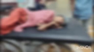 गुना नगर: आदर्श कॉलोनी में हेडमास्टर ने बेटी को कैद कर प्रताड़ित किया, समाजसेवी और पुलिस ने जिला अस्पताल में कराया भर्ती