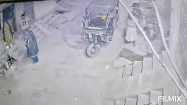 मुरैना नगर: यादव कॉलोनी में पिस्तौल निकालकर फायरिंग करने का युवक ने किया प्रयास, वीडियो हुआ वायरल