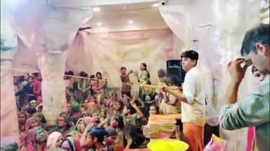 सागर नगर: रंग पंचमी पर श्री देव अटल बिहारी जी मंदिर में फूलों के रंग से बिहारी जी संग गोपियों ने होली खेली