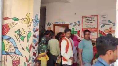 बेंगाबाद: मैया सम्मान योजना का लाभ लेने के लिए गांडेय प्रखंड मुख्यालय में महिलाओं की भीड़ उमड़ी