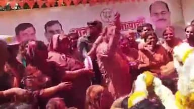 हुज़ूर: भोपाल दक्षिण-पश्चिम विधानसभा में रंगपंचमी महोत्सव मना, विधायक भगवानदास सबनानी ने कार्यकर्ताओं संग उड़ाया गुलाल