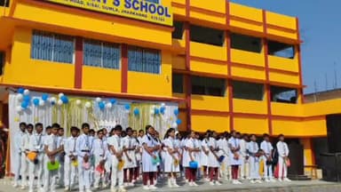सिसई की जनता का पहली पसंद बना बसिया रोड स्थित सेंट मेरिज स्कूल