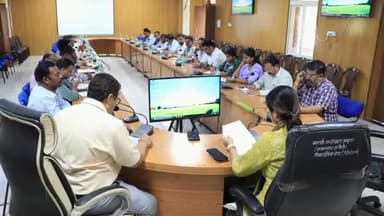 झाबुआ: मुख्यमंत्री कन्या विवाह योजना के कार्यक्रम के लिए कलेक्टर कार्यालय में बैठक आयोजित