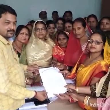 नरपतगंज: नरपतगंज बाल विकास परियोजना कार्यालय में आंगनबाड़ी सेविकाओं ने FRS सिस्टम के विरोध में सौंपा मांगपत्र, जताया विरोध
