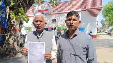 #प्रयागराज अवैध #असलहे के साथ युवक की फोटो वायरल #सोरांव थाना के मलाक चतुरी गांव में एक पिता ने कहा मेरा मुझे मार देगा।