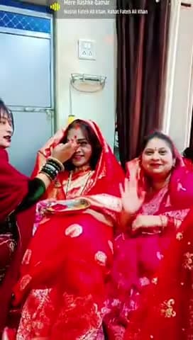 दोस्तों और मित्रों को रंग गुलाल लगाकर रंग पंचमी की शुभकामनाएं बधाइयां दीं।