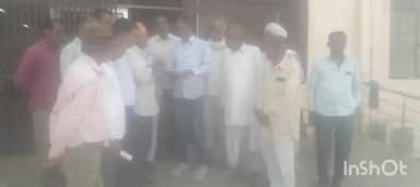 बांसवाड़ा: सुरपुर क्षेत्र के ग्रामीणों ने नहरों में जल प्रवाह की अवधि बढ़ाने की मांग को लेकर जिला कलेक्टर को दिया ज्ञापन