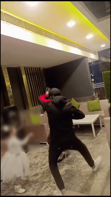 मेरठ: सौरभ हत्याकांड में आया नया मोड़, पति सौरभ के साथ नाचते हुए प्रेमी के साथ होली खेलते और केक खिलाते 3 वीडियो हुए वायरल