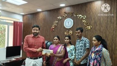 अडकी: उपायुक्त ने मृत हवलदार के परिवार को 15 लाख रुपये का चेक सौंपा