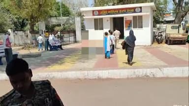 मुरैना नगर: नाबालिग बच्ची भरतपुर से बरामद, पुलिस ने कोर्ट में परिजनों को सौंपा