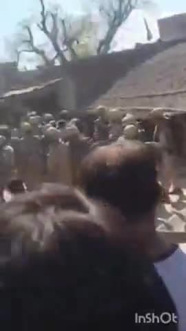 निघासन: बरसोला कला गांव में कोर्ट के आदेश पर 49 घरों को खाली कराने जेसीबी लेकर पहुंचा पुलिस प्रशासन, ग्रामीणों ने किया विरोध