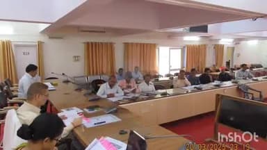 रॉबर्ट्सगंज: कलेक्ट्रेट में सड़क सुरक्षा समिति की बैठक हुई संपन्न, नशे में वाहन चलाने पर डीएम ने लाइसेंस निरस्त करने का दिया आदेश