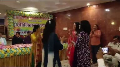 राज पेलिस में पत्रकार संघ के द्वारा होली मिलन समारोह के आयोजन में मुख्य अतिथि माननीय  कलेक्टर महोदय एवं महापौर जी रही।