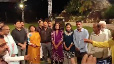 पत्रकार संघ की तरफ से राज पैलेस में होली मिलन समारोह का आयोजन किया गया जिसमें मुख्य अतिथि कलेक्टर महोदय एवं महापौर जी रही।