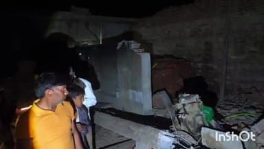 फरीदपुर: फरीदपुर थाना क्षेत्र के ग्राम हाजीपुर में घर का छज्जा गिरने से कई परिवार के सदस्य घायल, अस्पताल में कराया भर्ती