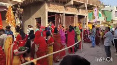 गुना नगर: गुना में शीतला सप्तमी और अष्टमी का पर्व मनाया जा रहा है, शीतला माता मंदिरों में महिलाओं की पूजा के लिए लंबी कतारें लगी हैं।