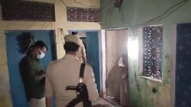 झांसी: लक्ष्मी गेट बाहर मोहल्ले में ड्रिंक पार्टी के दौरान महिला का मर्डर, बेडरूम में पति और बॉयफ्रेंड के साथ पी रही थी शराब