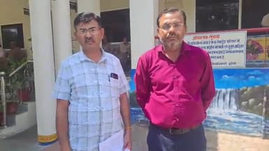 झांसी: जेडीए कॉलोनी और सिविल लाइन के पीड़ितों ने भूमाफियाओं पर जमीन कब्जाने का आरोप लगाया, DM से की शिकायत