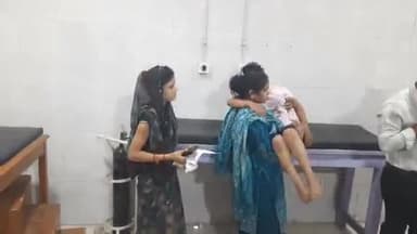 मुरैना नगर: गडोरापुरा में खेलते समय अज्ञात ने 9 साल के बच्चे के पेट में चाक मारा, मां घायल बेटे को लेकर जिला अस्पताल पहुंची