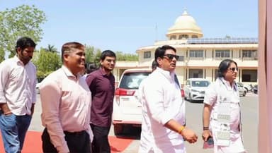 बड़गांव: सामाजिक न्याय एवं अधिकारिता मंत्री गहलोत ने टाउन हाल में दिव्य कला मेले का किया अवलोकन