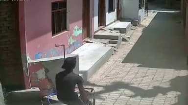 रुदौली: बरगदी गांव में दिनदहाड़े जल जीवन मिशन के सरकारी नल की टोटी को चोरी करते चोर का सीसीटीवी वीडियो हुआ वायरल